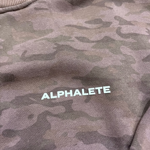 Alphalete Mens Crewneck Purple Camo Size Medium - Picture 3 of 4